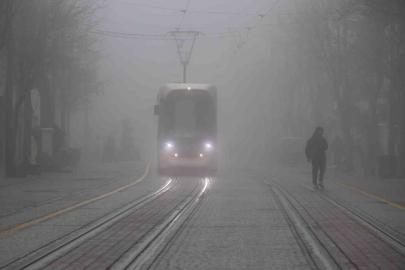 Eskişehirliler pazar sabahına sisle uyandı