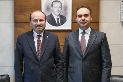 ETÜ Rektörü Çakmak, Bakan Kacır ile Erzurum’da çip üretimini görüştü