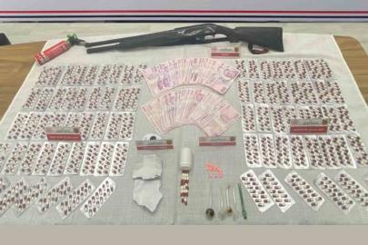 Evinde ve aracında uyuşturucu bulunan şahıs tutuklandı