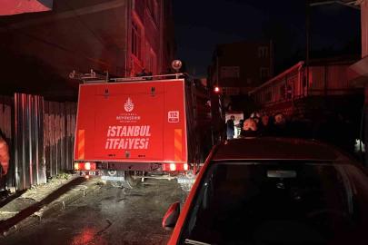 Fatih’te 5 katlı binada yangın: 6 kişi dumandan etkilendi