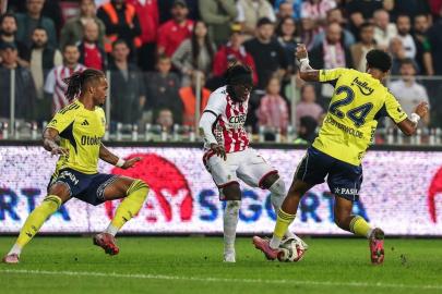 Fenerbahçe, Turkcell Süper Kupa yarı finalinde Samsunspor ile karşılaşacak
