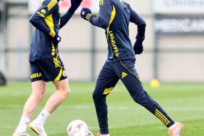Fenerbahçe’de FCSB maçının hazırlıkları başladı