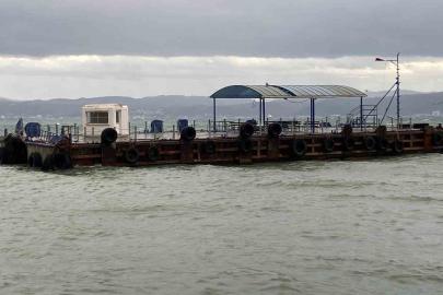 Fırtına sebebiyle Eskihisar-Topçular feribot seferleri durduruldu