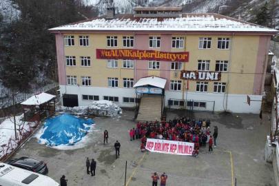 Galatasaray taraftar grubundan, Giresun’da köy okuluna anlamlı yardım