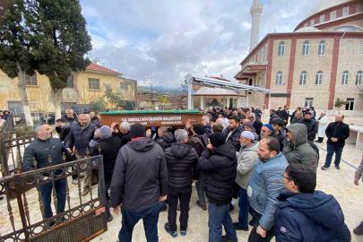 Gazeteci Karapınar 8 ay sonra bu kez baba acısı yaşadı