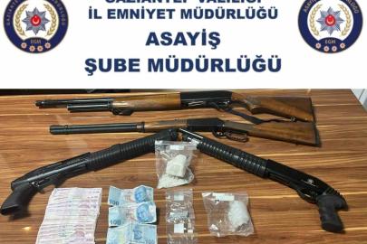 Gaziantep’te 4 adet ruhsatsız tüfek ile uyuşturucu madde ele geçirildi: 4 gözaltı