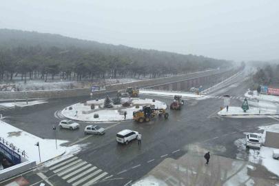 Gaziantep’te karla mücadele çalışmaları aralıksız devam ediyor