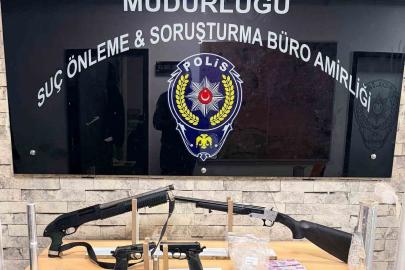 Gaziantep’te ruhsatsız 2 tüfek ile 8 tabanca ele geçirildi: 5 gözaltı