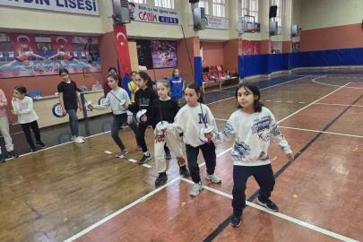 Geleceğin sporcuları için antrenmanlar devam ediyor