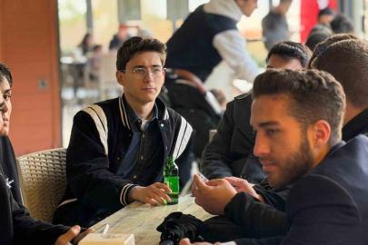 Gençlik Kafe gençlerin buluşma noktası oldu