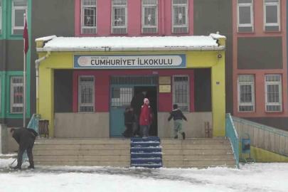 Gercüş’te eğitime 1 gün ara verildi