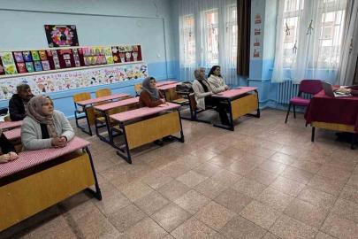 Gıda güvenliği için okul personeline hijyen eğitimi