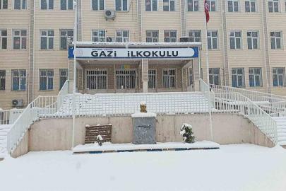 Gölbaşı’nda eğitime kar engeli