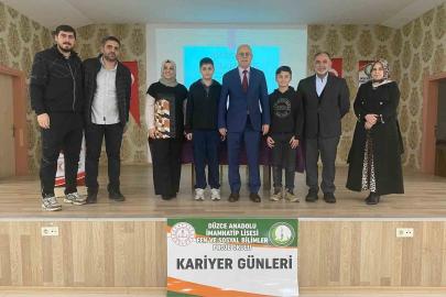 GSB Müdürü Kariyer günlerinde öğrencilerle buluştu