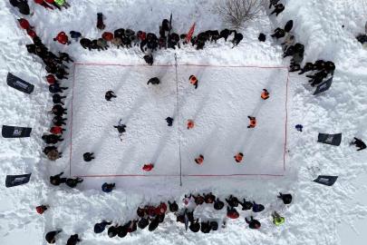 Gümüşhane’de 33. Kar Voleybolu Şenliği Ahmet Çalık anısına düzenlendi