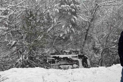 Gümüşhane’de ambulans dere yatağına yuvarlandı