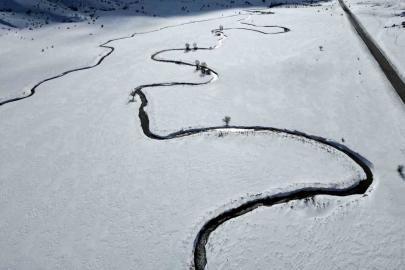 Güzeldere mendereslerinin kar manzarası hayran bıraktı