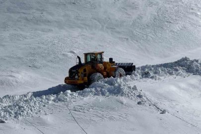 Hakkari’de 172 yerleşim yolu ulaşıma kapandı