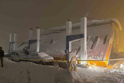 Hakkari’de akaryakıt istasyonunun çatısı çöktü: 8 kişi yaralandı