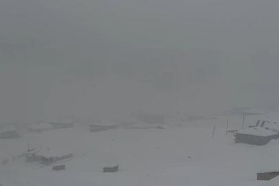 Hakkari’de kar yağışı: 43 yerleşim yerinin yolu kapandı