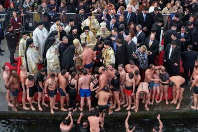 Haliç’te denizden haç çıkarma töreni gerçekleştirildi