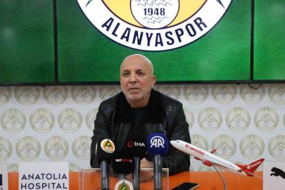 Hasan Çavuşoğlu: "Şimdiye kadar hocamızın oyuncu talebi olmadı"