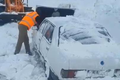 Hayvanlar aç kalmasın diye çıktığı yolda ölümden döndü