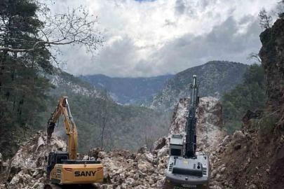 Heyelan su isale hatlarına zarar verdi