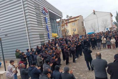 Hisarcık’ta 23 kişilik umre kafilesi dualarla uğurlandı