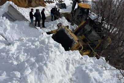 Hizan’da karla mücadele sırasında kaza