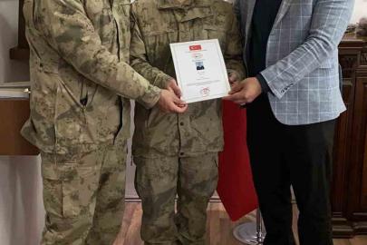 Hozat’ta Uzman Çavuş Yunus Can’a anlamlı takdir