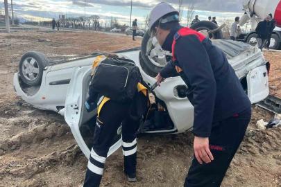 Hurdaya dönen araçta kazayı şans eseri yaralı atlattı
