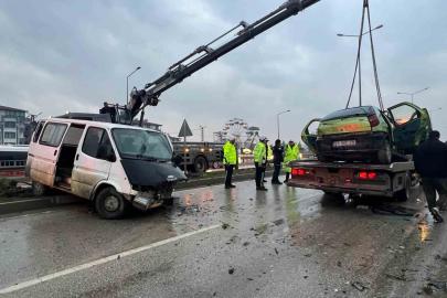 Hurdaya dönen otomobil öğretmene mezar oldu