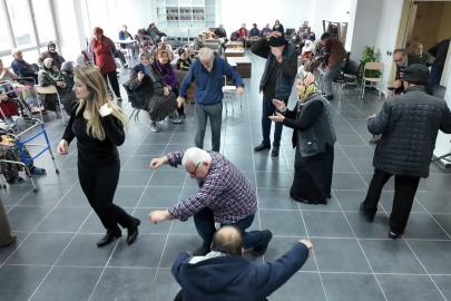 Huzurevi sakinleri için düzenlenen konserler sürüyor