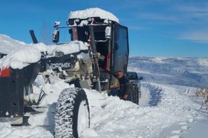 Iğdır’da kapalı köy yollarında çalışmalar sürüyor