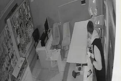 Iğdır’da telefon satış mağazasına gece hırsızlığı