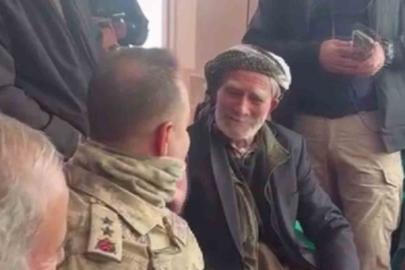 İl Jandarma Komutanı parmağındaki yüzüğü çıkartıp hediye etti, duygu dolu anlar yaşandı