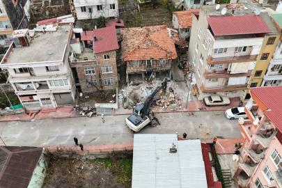 İlkadım’da metruk yapılar bir bir yıkılıyor