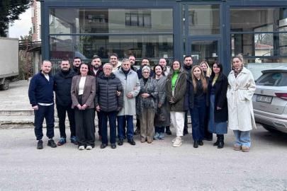 İlkokul arkadaşları 24 yıl sonra buluştu