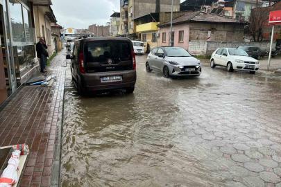 İncirliova’da sağanak yağış hayatı olumsuz etkiledi