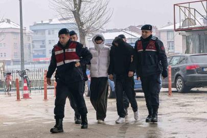 İnegöl’de internet kablolarını çalan 2 şüpheli tutuklandı