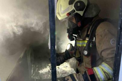 İskenderun’da yangında dumandan etkilenen vatandaşı itfaiye kurtardı