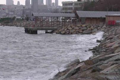İstanbul’da lodos etkisini sürdürüyor.