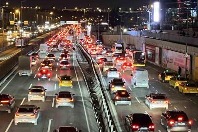 İstanbul’da trafik yoğunluğu yüzde 83’e ulaştı