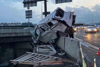 İzmir’de freni boşalan kamyon dehşet saçtı: 3 yaralı