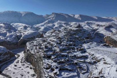 Jandarmadan kar altında filmleri aratmayan kurtarma operasyonu