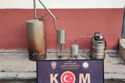 Kaçak alkol operasyonunda 577 litre el yapımı alkol ele geçirildi