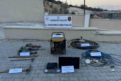Kaçak krom madeni çıkaran 2 şahsı jandarma ekipleri yakaladı