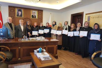 Kadın Kur’an kursu öğreticilerine yönelik Talim ve Tashih-i Huruf Kursu tamamlandı