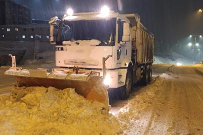 Kahramanmaraş’ta belediye ekiplerinin kar mesaisi